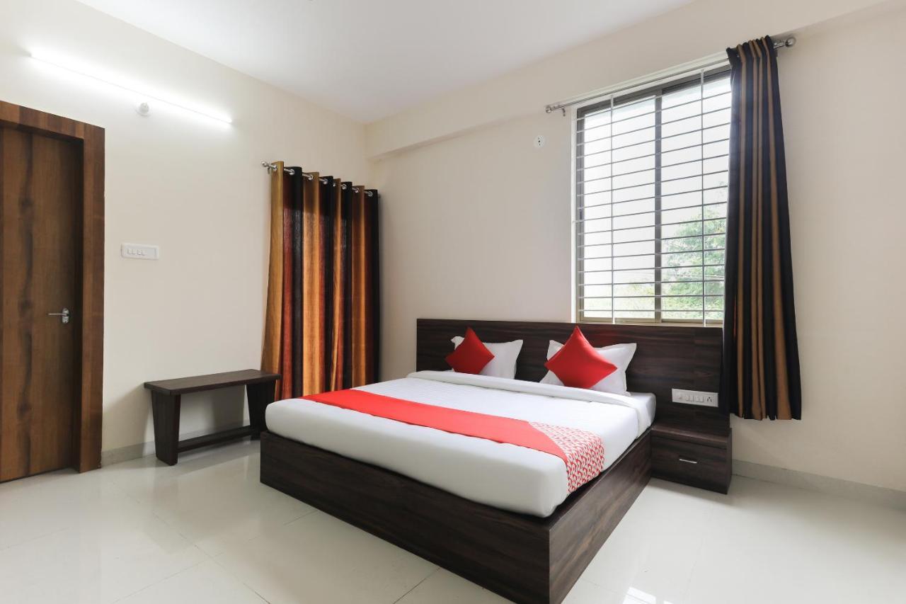 Hotel O La Flora Indore Esterno foto