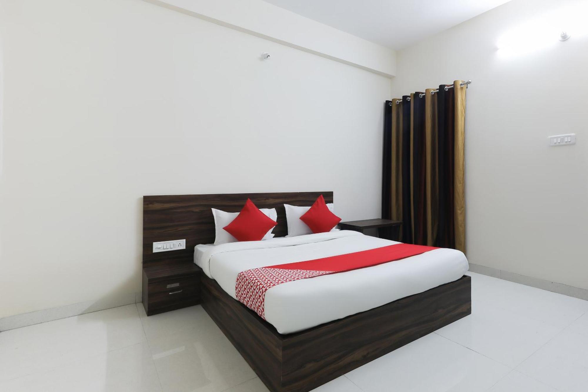 Hotel O La Flora Indore Esterno foto
