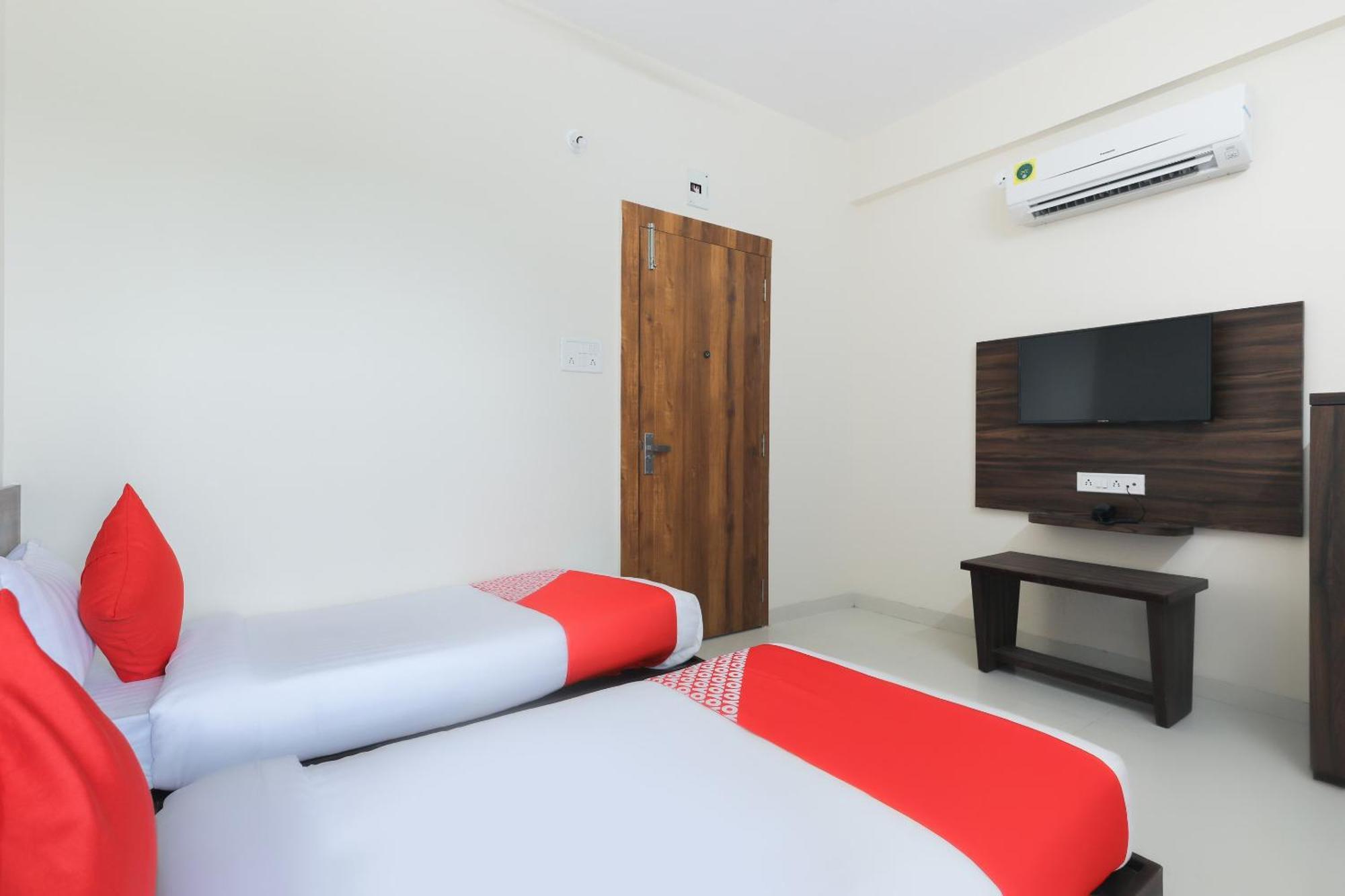 Hotel O La Flora Indore Esterno foto